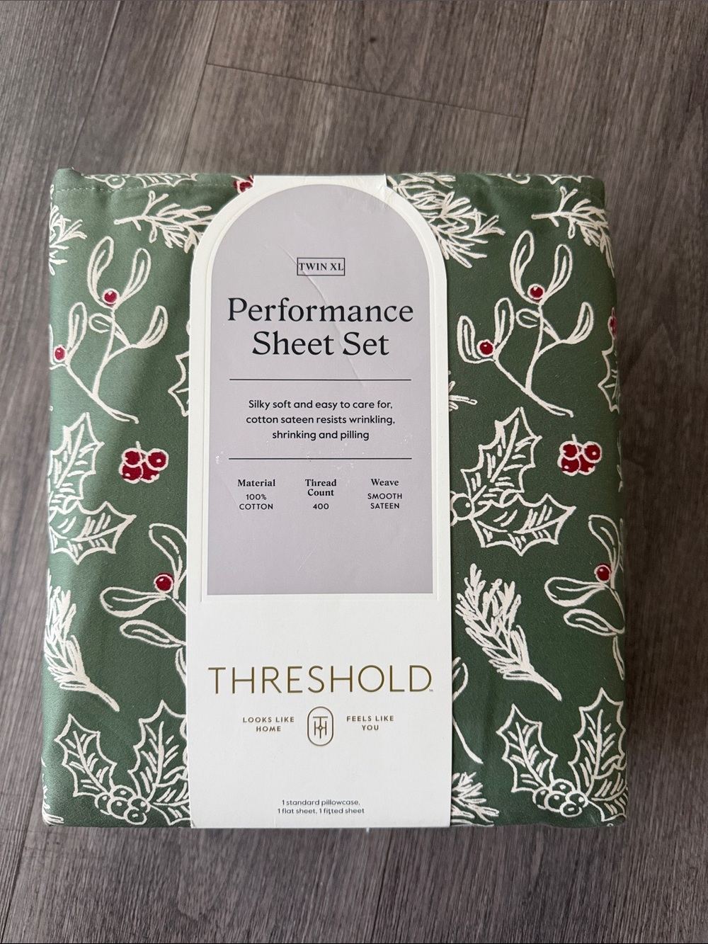 Threshold Holly & Berry Cotton Sheet Set Cotton New With Tags